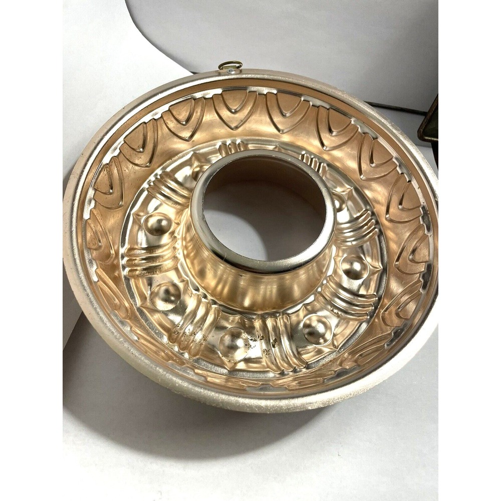 Vintage Copper Aluminum Jello Mold Bundt Cake Pan Wall Hanging 8.5" Diameter - Picture 4 of 6